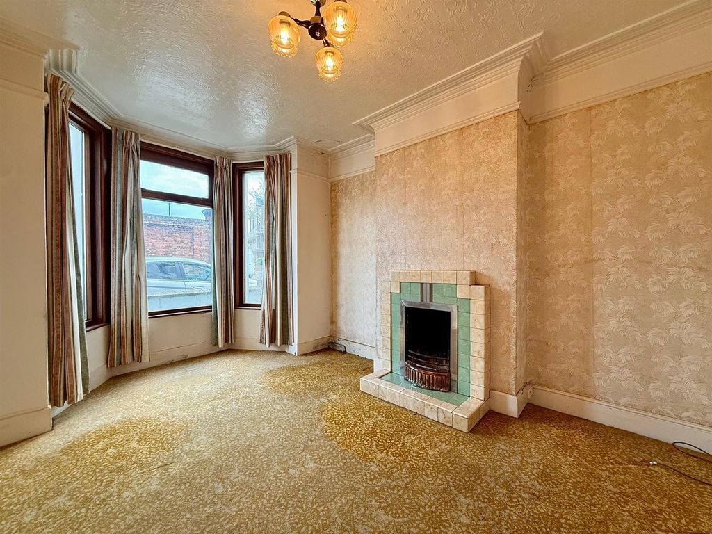 Property photo 2 of 10 Sitting Room