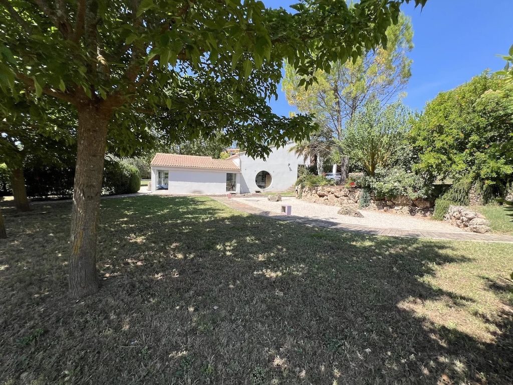 Property photo 3 of 28
