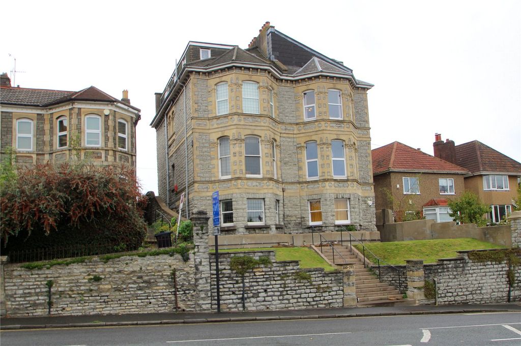 Property photo 2 of 10 Picture No. 12