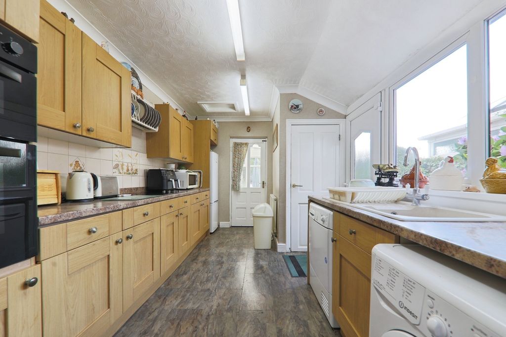 Property photo 3 of 12 4243917