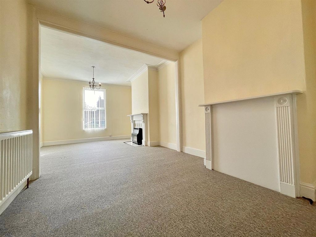 Property photo 3 of 14 Lounge/Dining Room