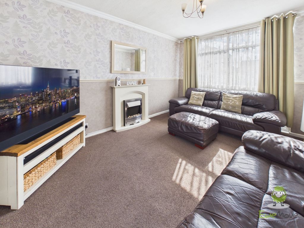 Property photo 3 of 32 Cam04233G0-Pr0060-Still006