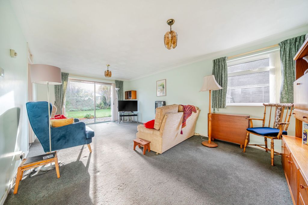 Property photo 3 of 13 Lounge / Dining Room