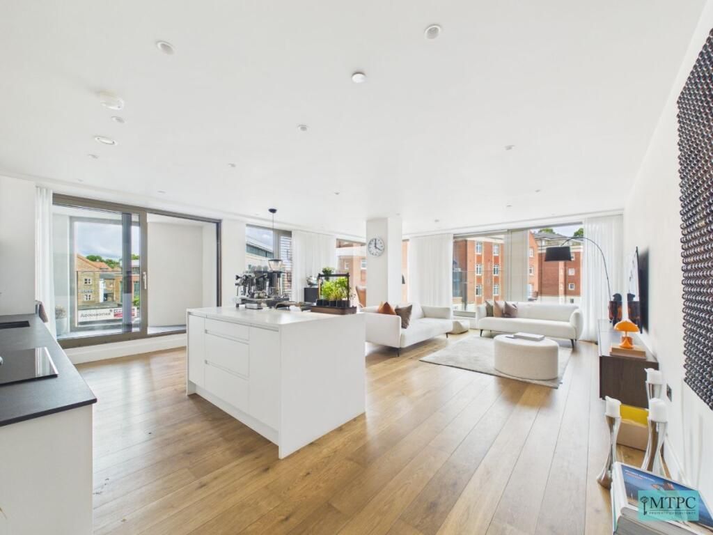 Property photo 1 of 2