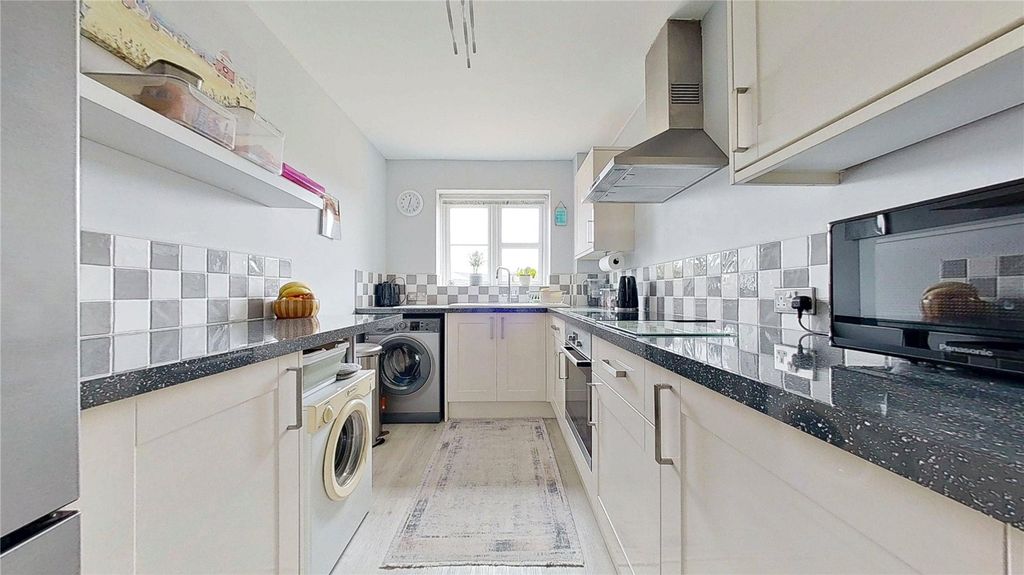 Property photo 2 of 11 Picture No. 09