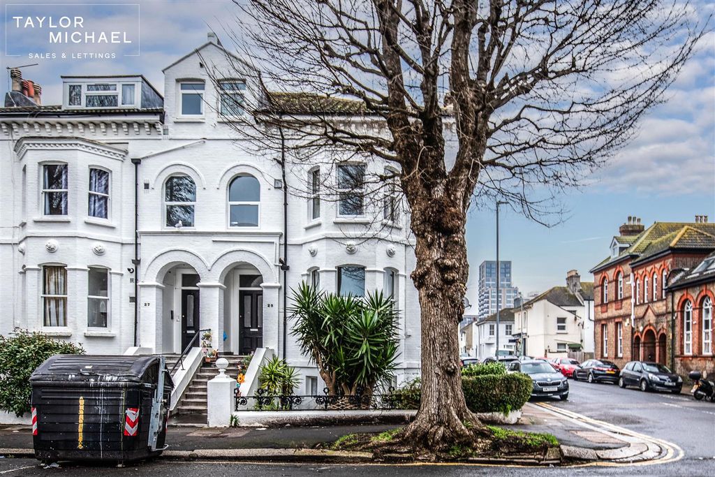 Property photo 1 of 16 Front