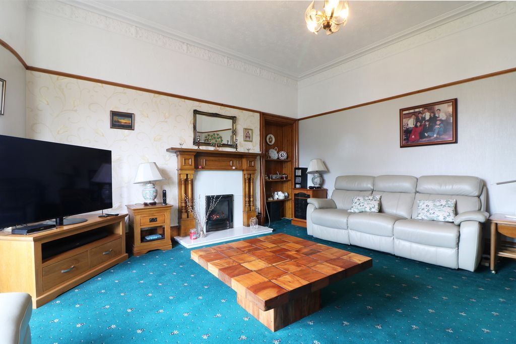 Property photo 2 of 23