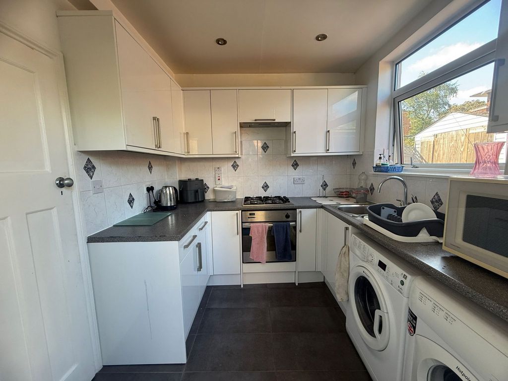 Property photo 3 of 10 Gallery