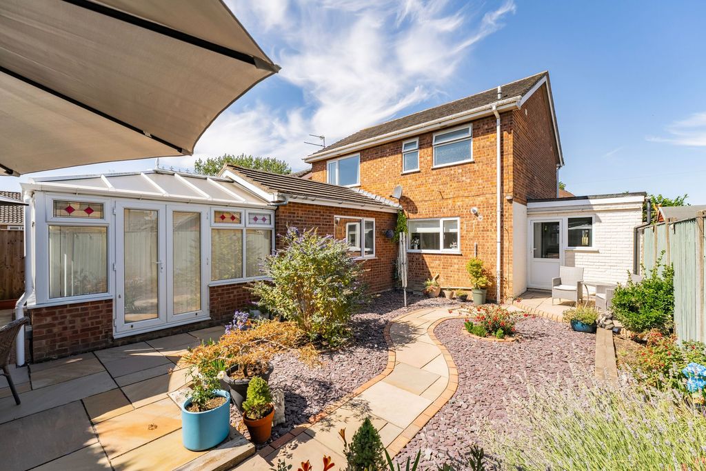 Property photo 2 of 21