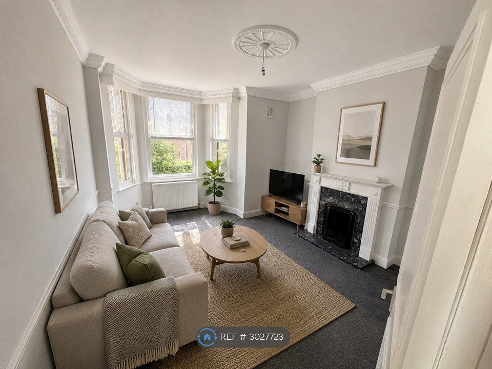 Property photo 1 of 3