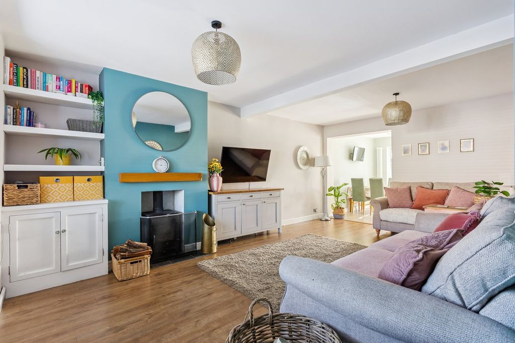 Property photo 2 of 19