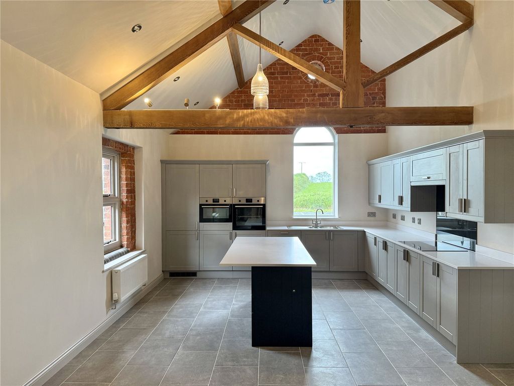 Property photo 3 of 16 Picture No. 03