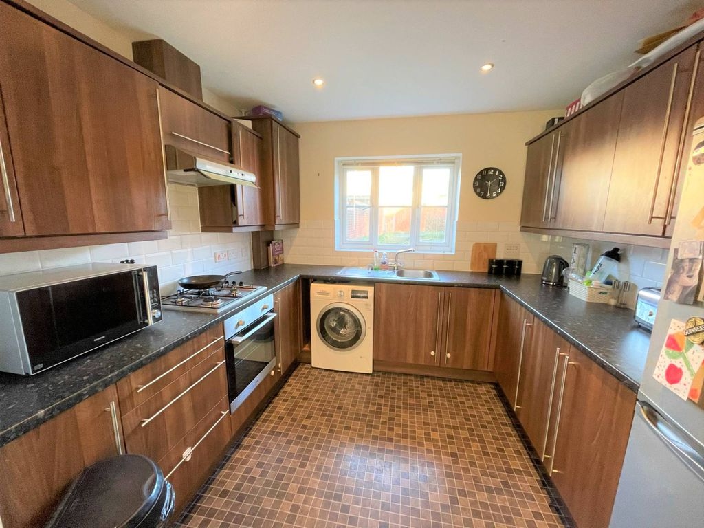 Property photo 3 of 6