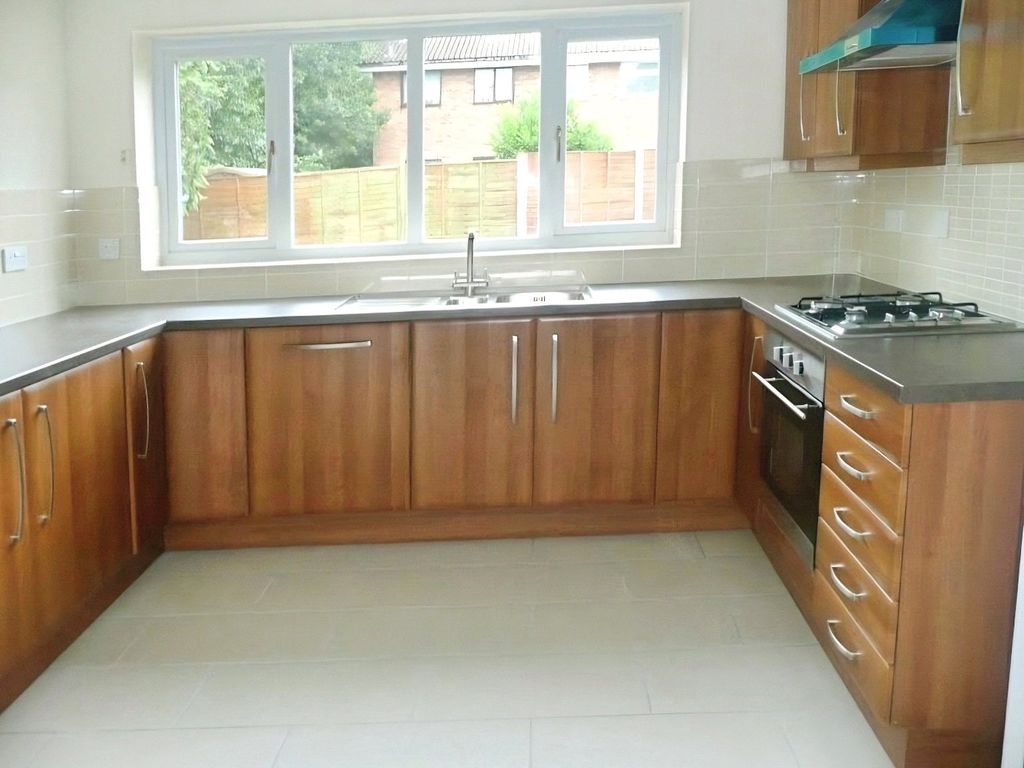 Property photo 3 of 13 Kitchen