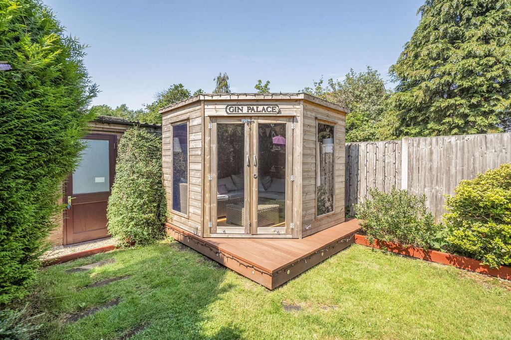 Additional image 14 of 4 bed semi-detached house for saleHoward Close, Watford WD24