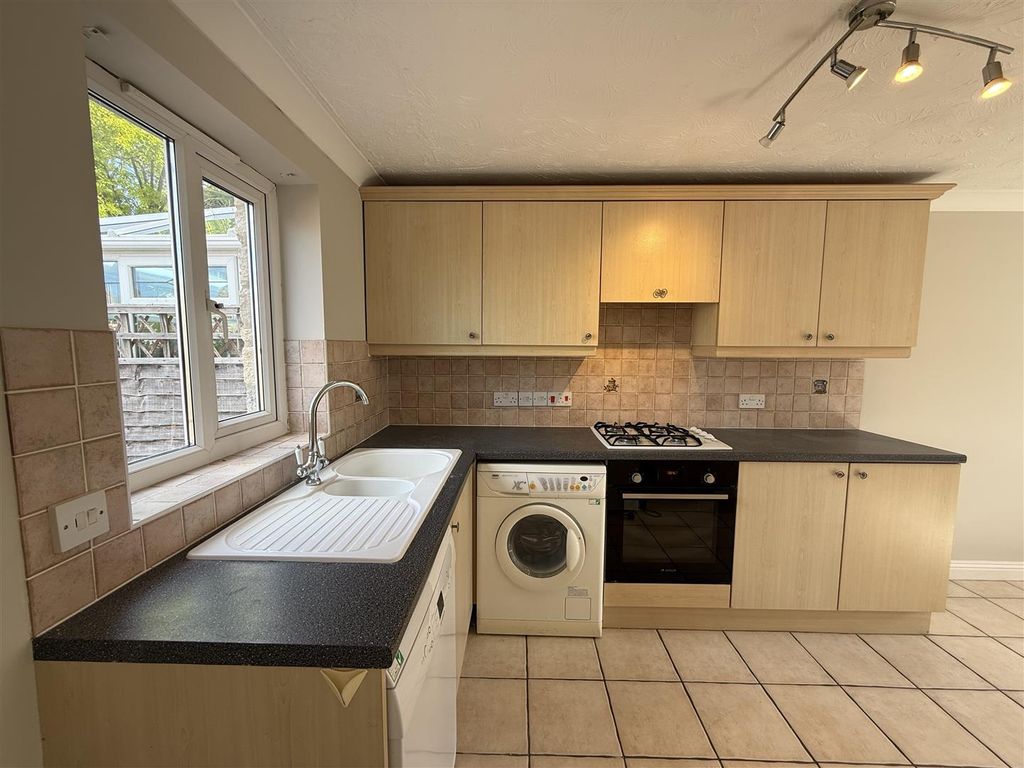 Property photo 3 of 17 Kitchen/Dining Room