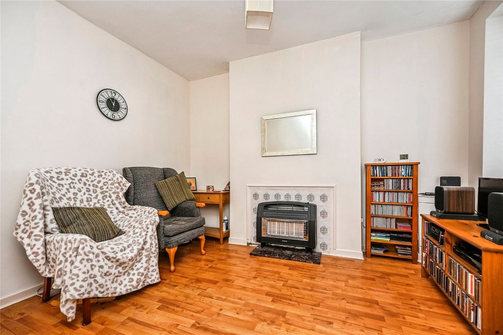 Property photo 3 of 14 Picture No. 06