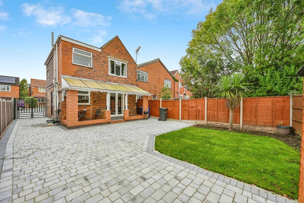 Property photo 2 of 17