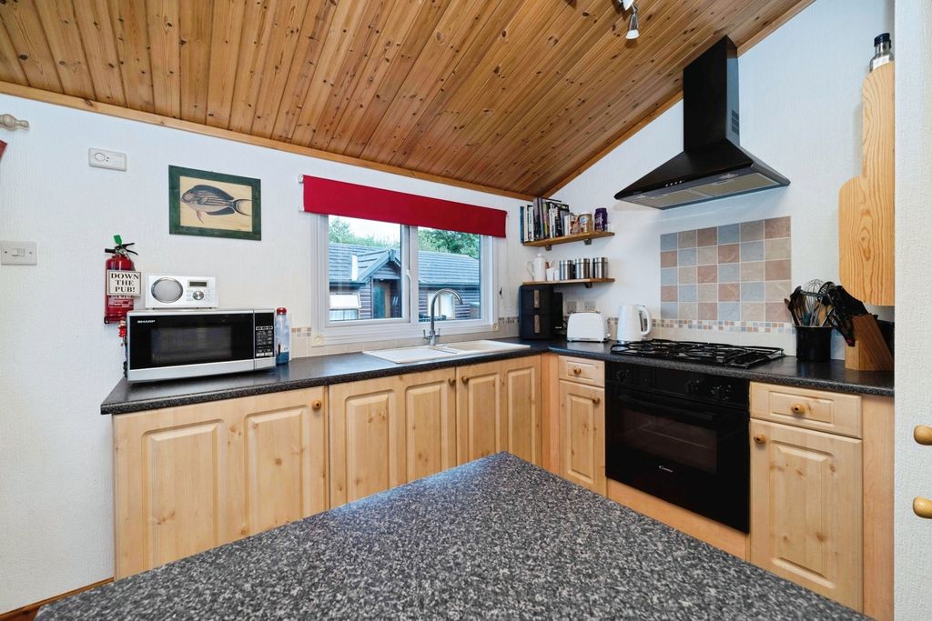 Property photo 3 of 23 Pbox-Img.Jpg
