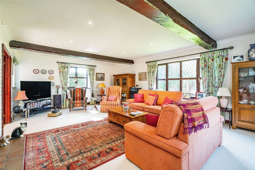Property photo 2 of 28 Picture No. 44