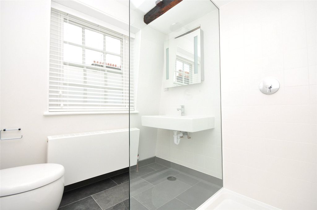 Property photo 3 of 4 Ganton Street