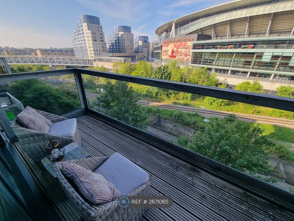 Property photo 2 of 12 Balcony