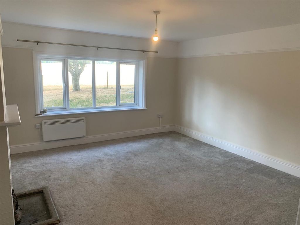 Property photo 3 of 9 Sitting Room.Jpg