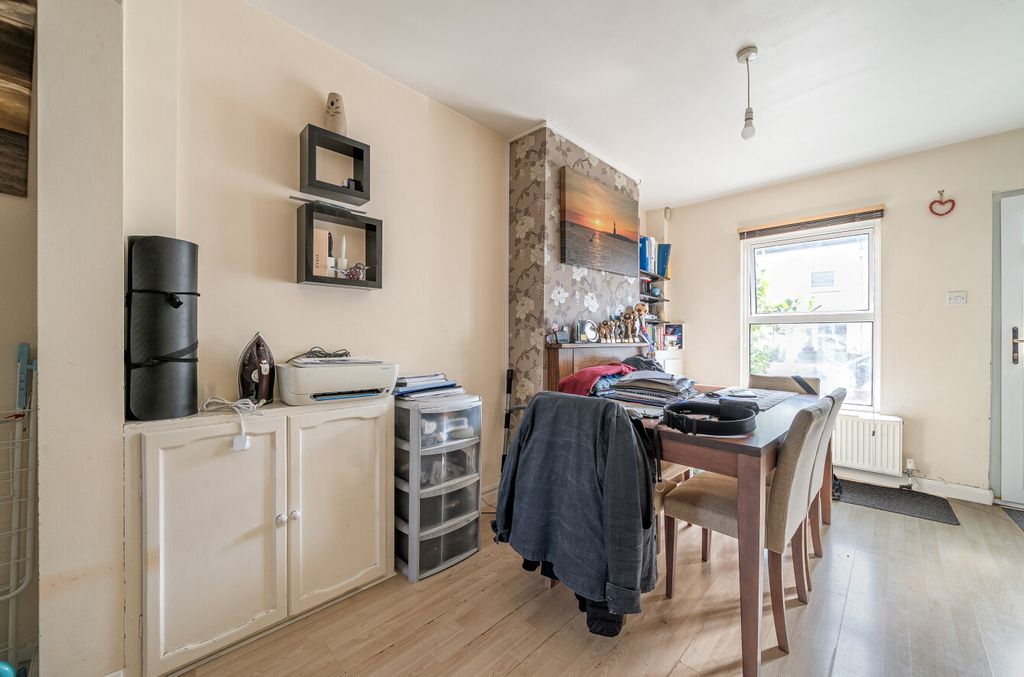 Property photo 3 of 17 Reception