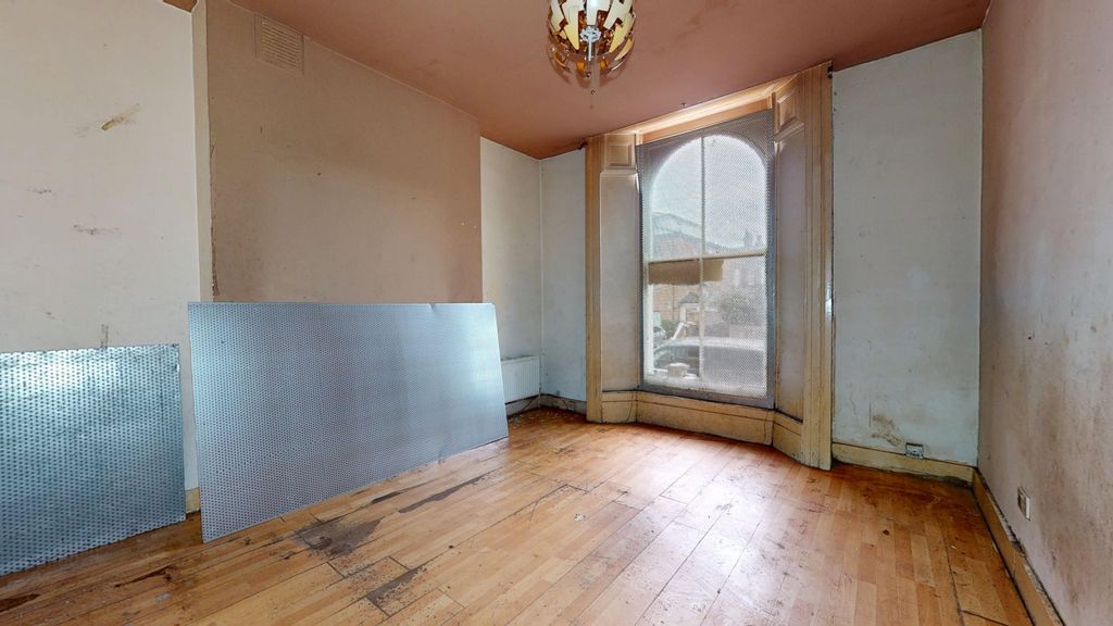 Property photo 2 of 14 Flat A, 15 Stanlake Villas, Shepherds Bush, London, W12 7Ex