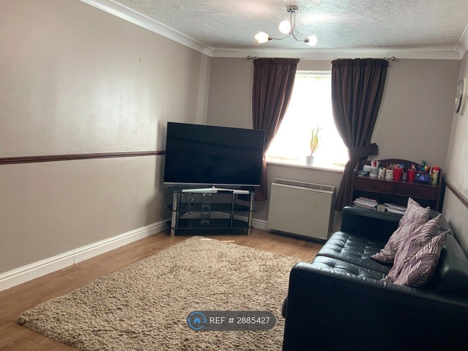 Property photo 2 of 7 Living - Tv