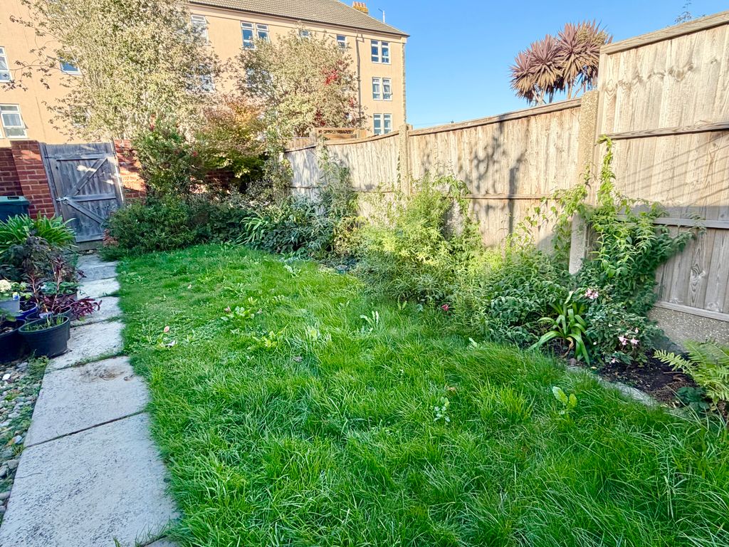 Property photo 1 of 2