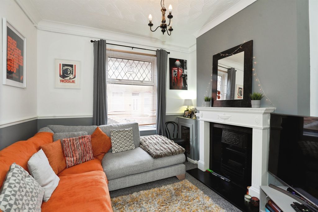 Property photo 2 of 19