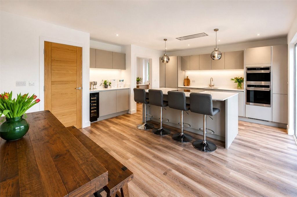 Property photo 2 of 16 Kitchen