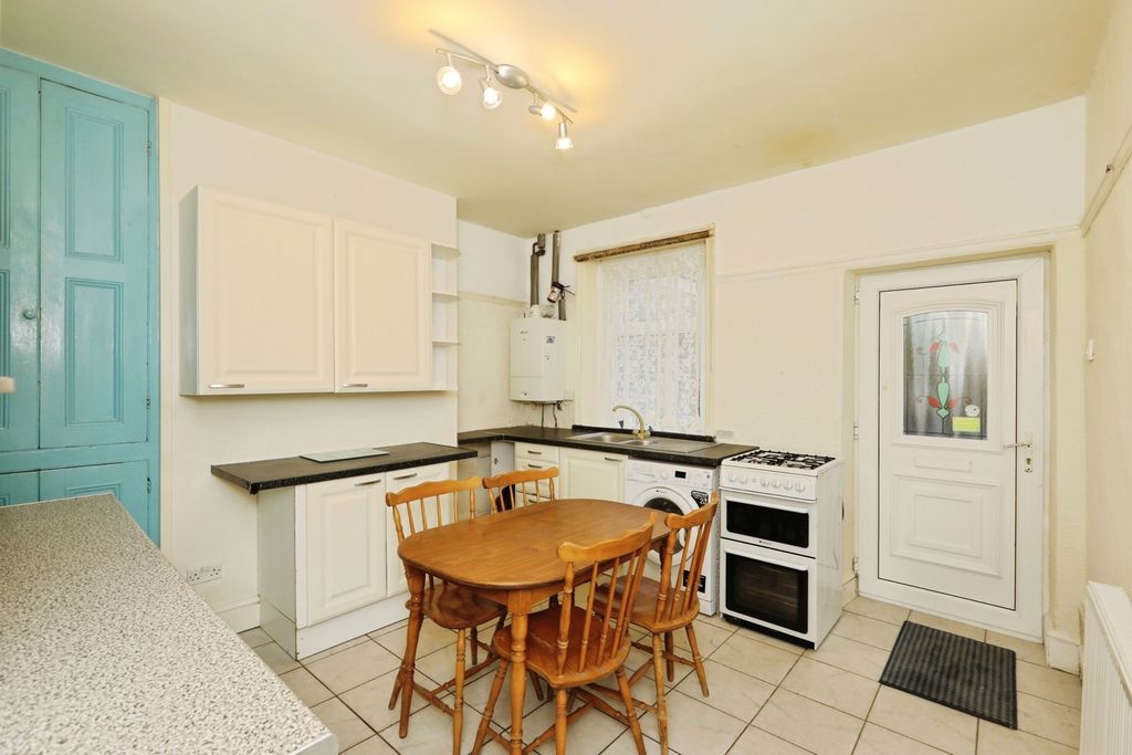 Property photo 3 of 17 Photo