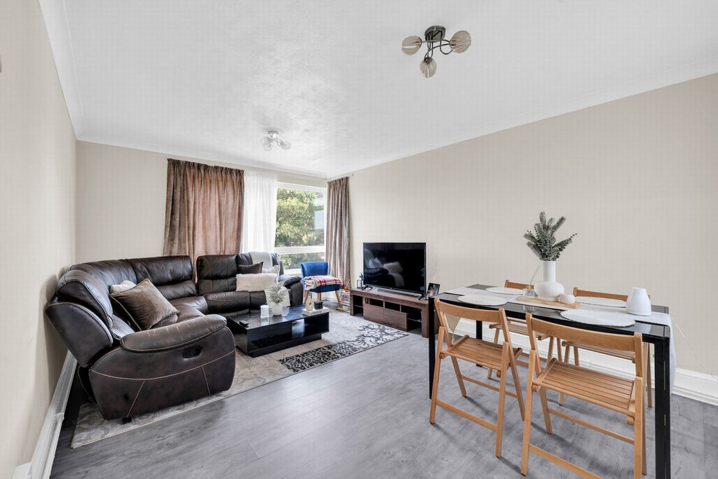 Property photo 2 of 14 Photo 4