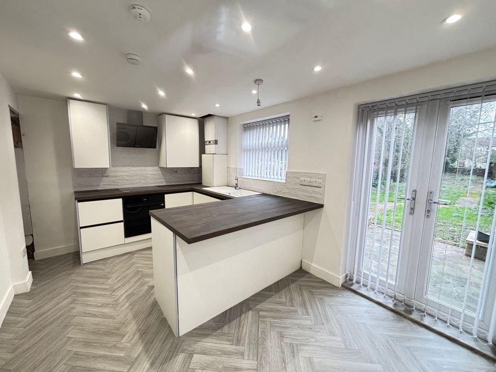 Property photo 1 of 14 New Fitted Kitchen