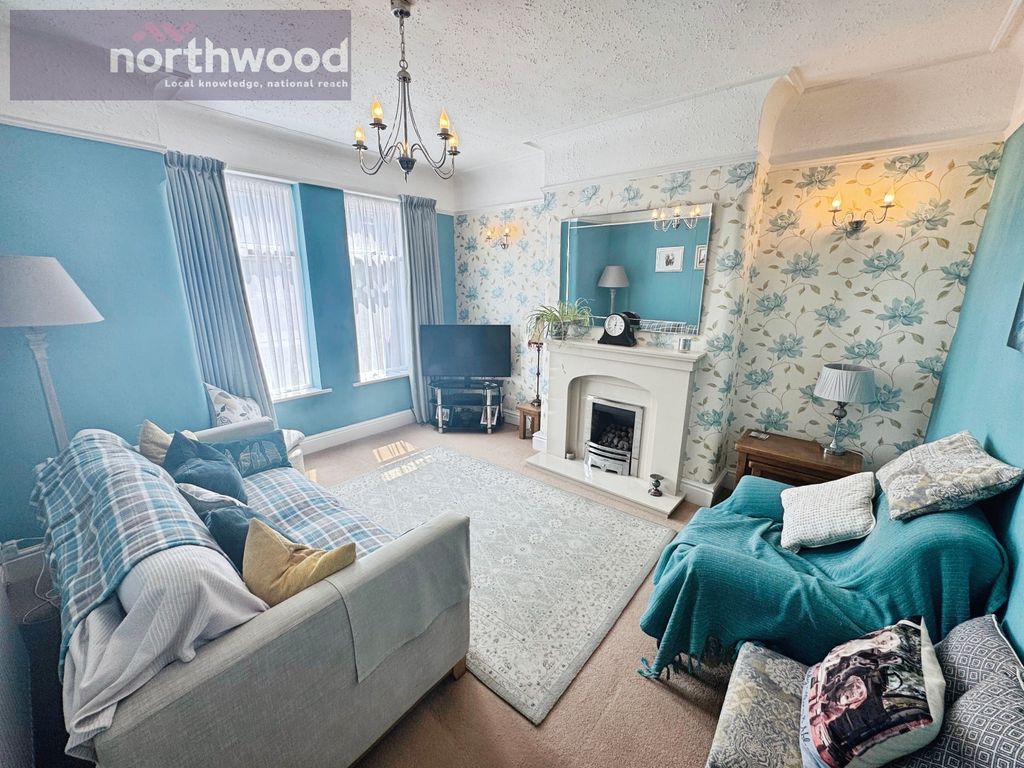 Property photo 2 of 17