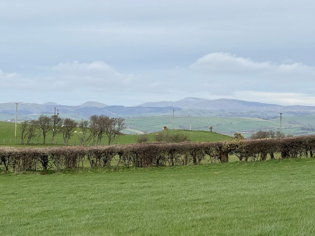 Property photo 3 of 33