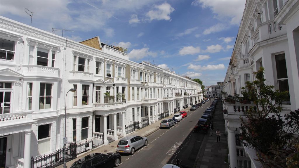 Property photo 2 of 8 Perham Road W14