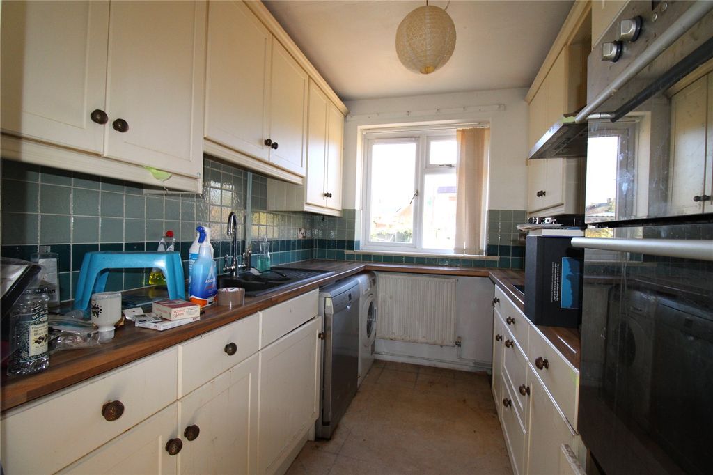 Property photo 2 of 5 Picture No. 11
