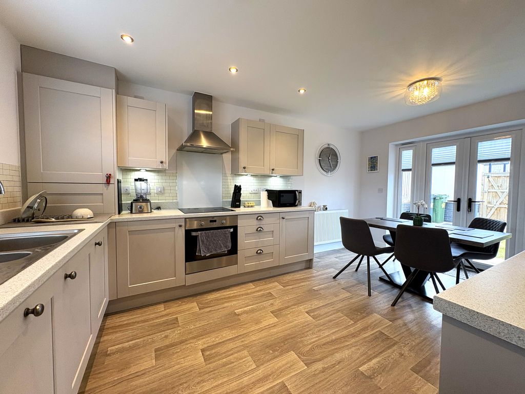 Property photo 2 of 15 Kitchen