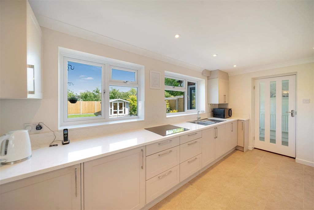 Property photo 2 of 14 Ellenbrook Rd-41.Jpg