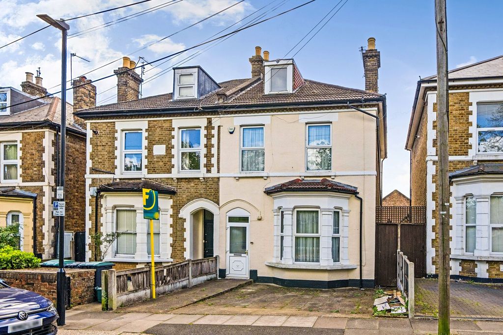 Property photo 1 of 11