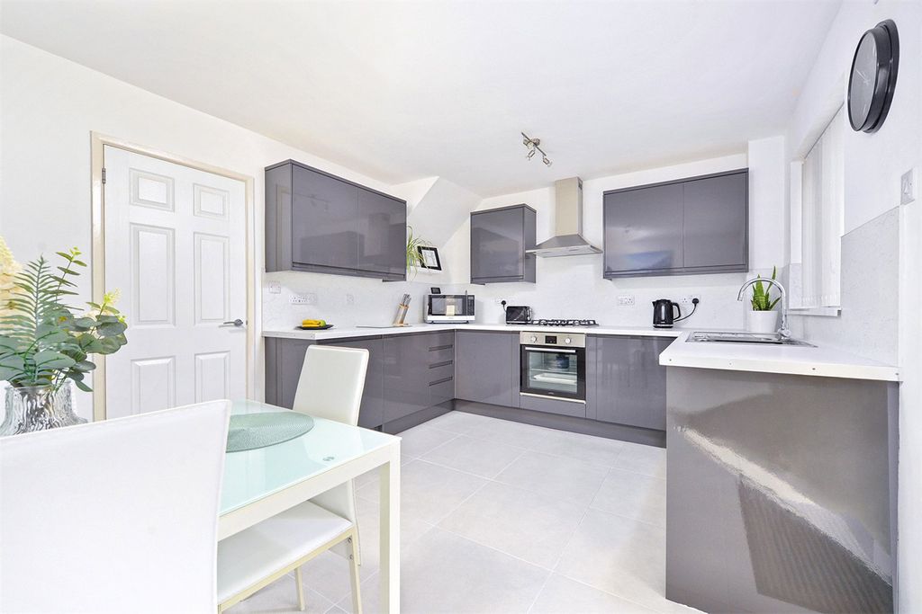 Property photo 2 of 18 Picture No. 08