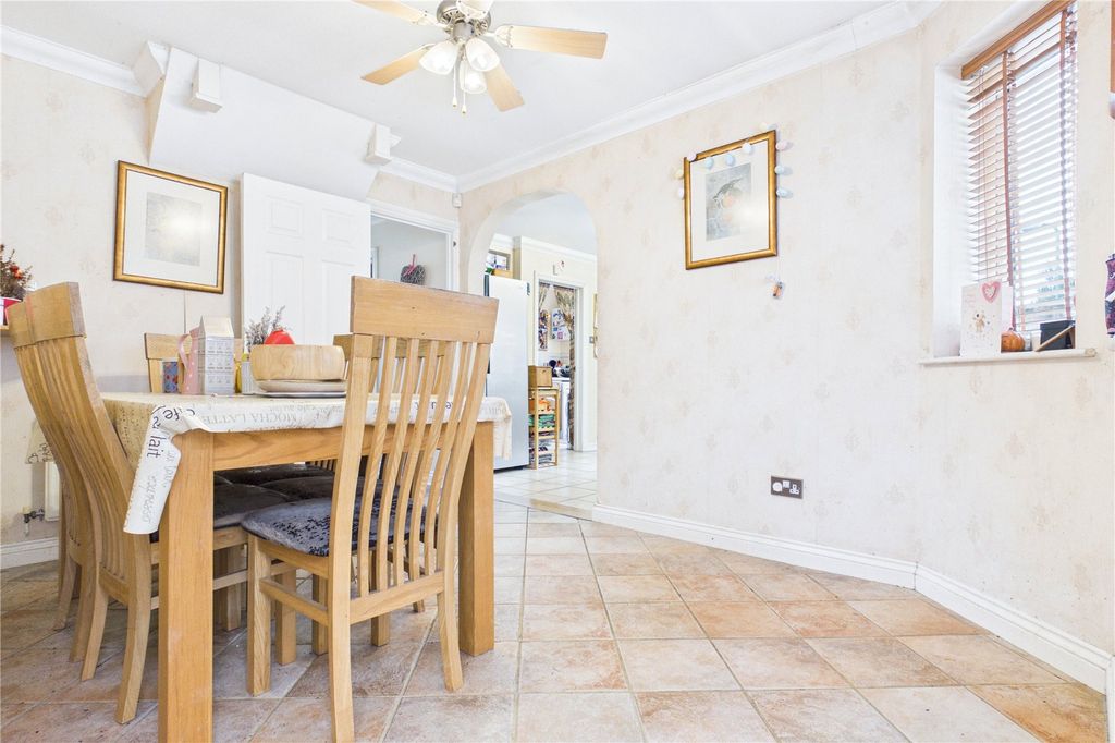 Property photo 3 of 25 Dining