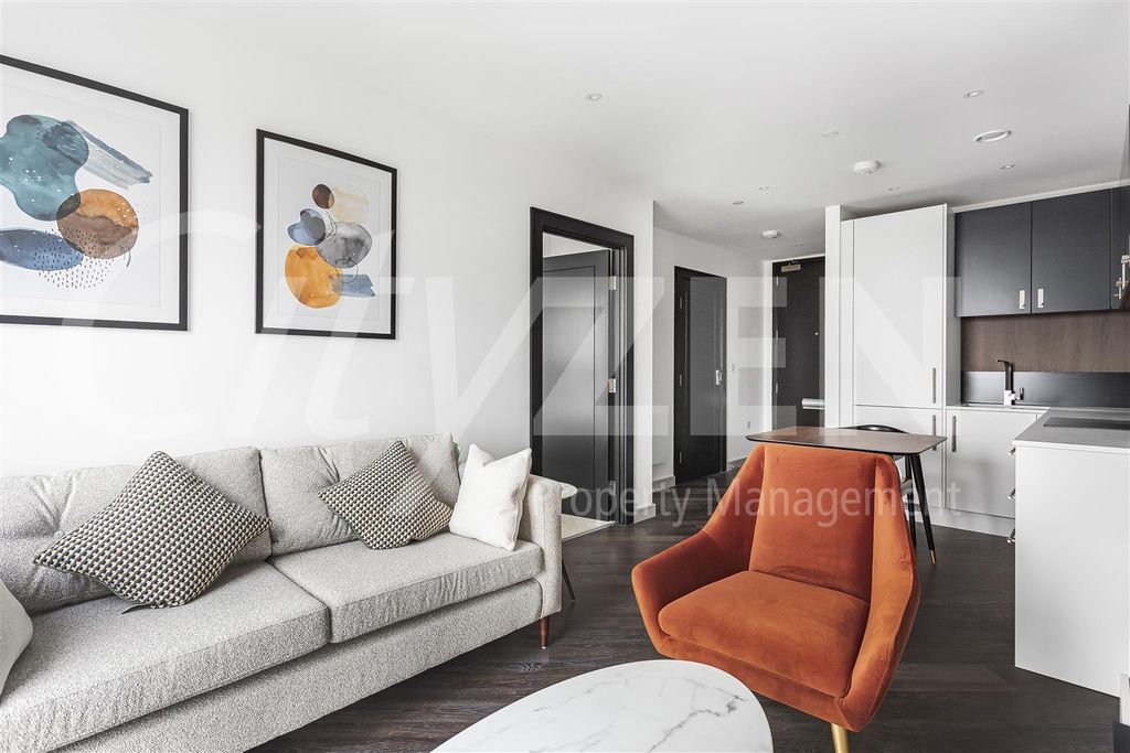 Property photo 2 of 18 Reception