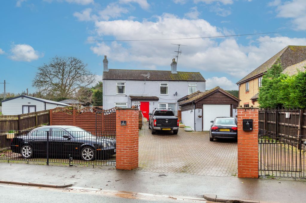 Property photo 1 of 15 Front