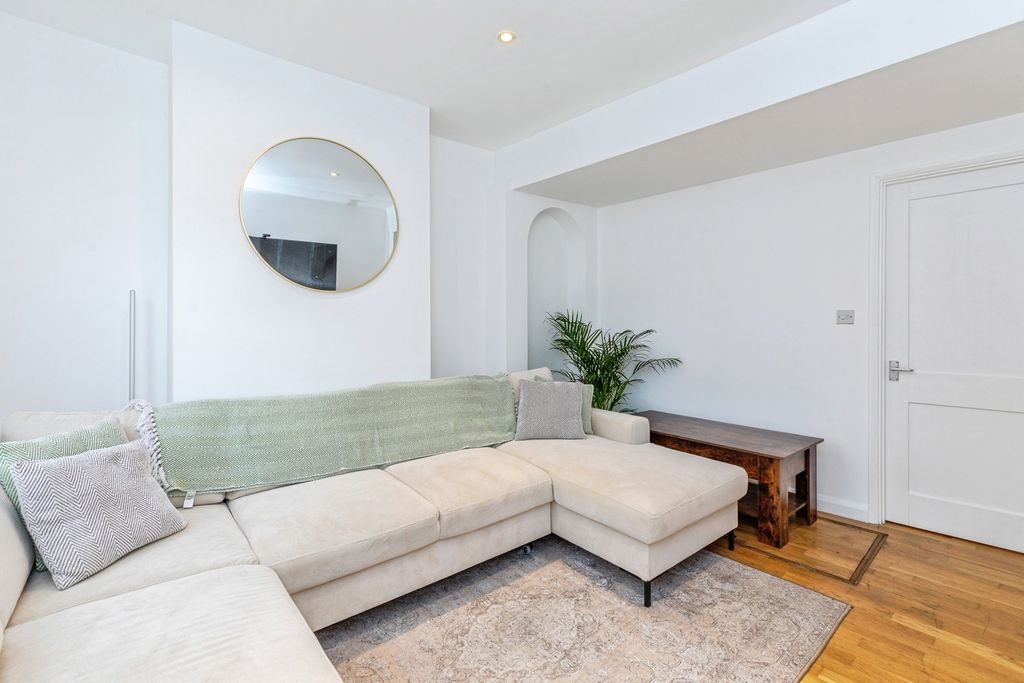 Property photo 2 of 12 Pbox-Img.Jpg