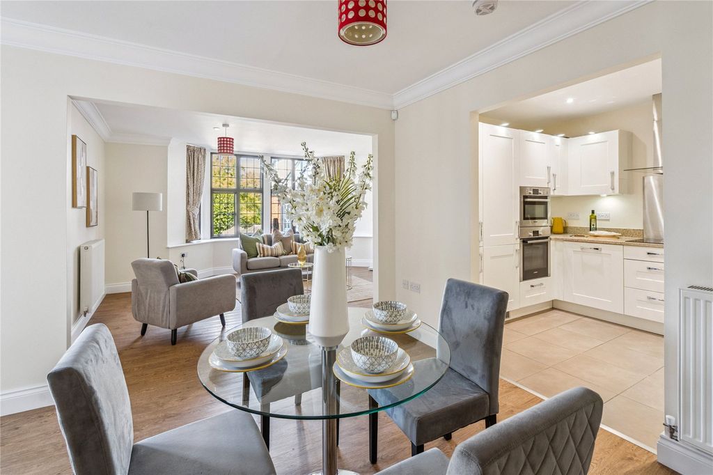 Property photo 3 of 26 Dining Room