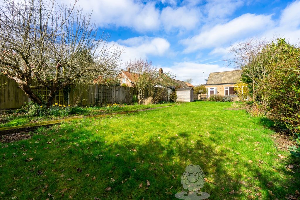 Property photo 2 of 12 South-Facing Garden